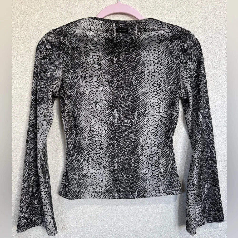 Vintage GUESS Y2K Snakeskin Print Mesh Long Sleeve Top Black Gray Fitted Size S - Picture 5 of 6